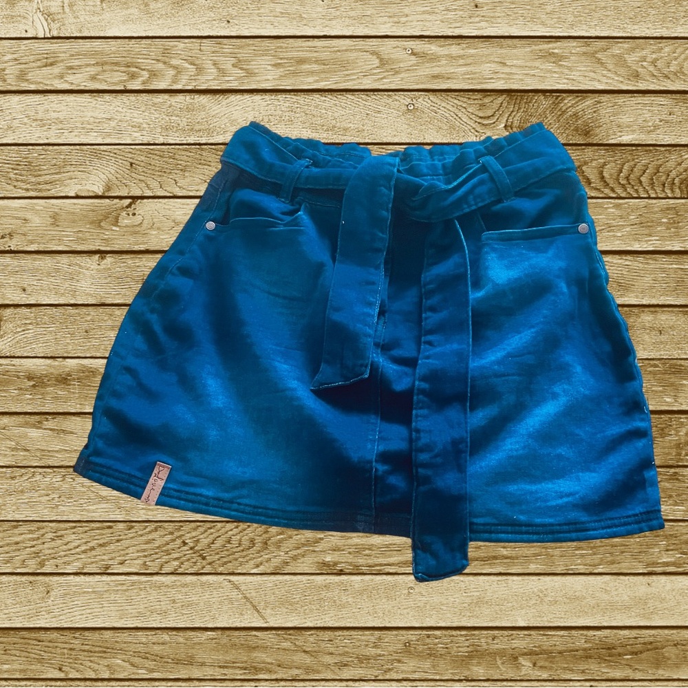 Skirts - Picture 3 of 5